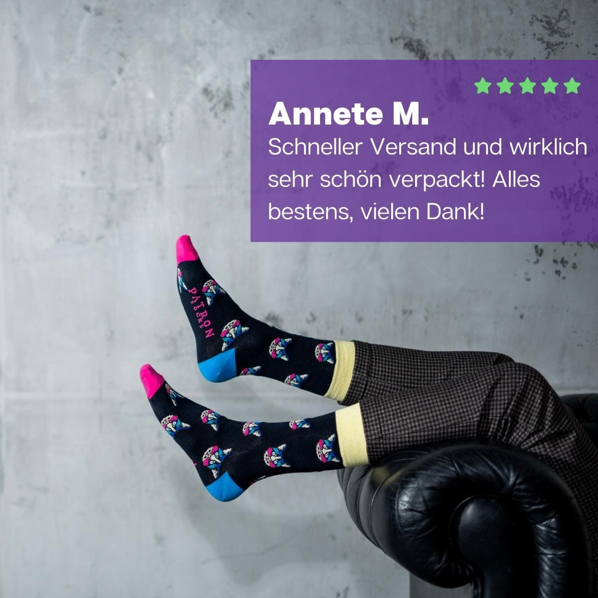 Katzen Socken von PATRON SOCKS auf Sessel