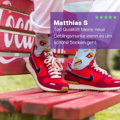 Hamburger Socken von PATRON SOCKS mit roten Nike Schuhen