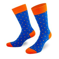 Wunderschöne blaue Socken mit orangen Punkten von PATRON SOCKS