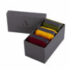 Qualitativ hochwertige Dunkelgrüne, Safrangelbe und Bourdeauxrote Business Socken von PATRON SOCKS in einer luxuriösen Geschenkbox