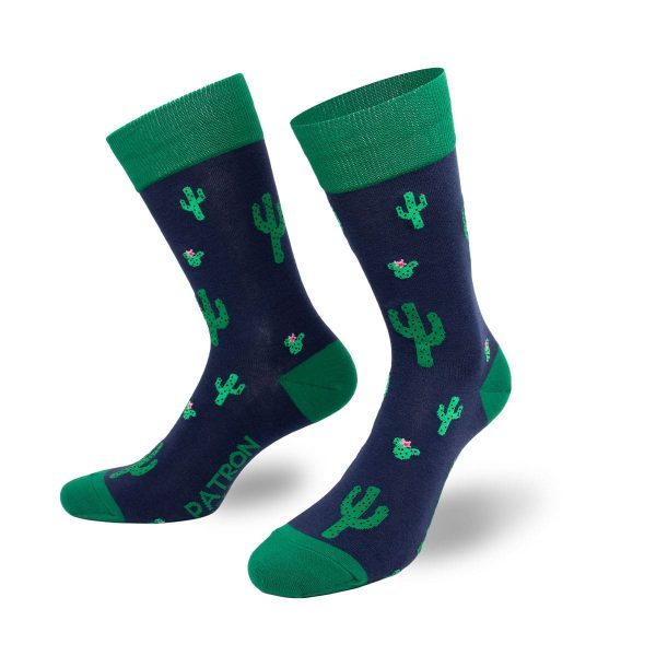 Lustige dunkelblaue Socken mit grünen Kaktus Motiven von PATRON SOCKS
