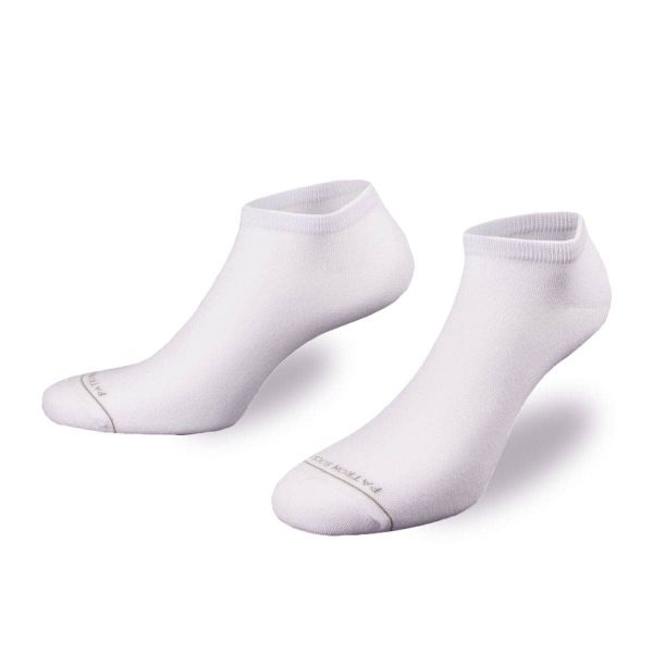Rutschfeste weiße Sneaker Socken von PATRON SOCKS