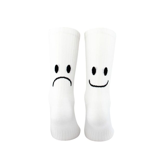 Atmungsaktive weiße Sportsocken mit Smiley Motiv von PATRON SOCKS